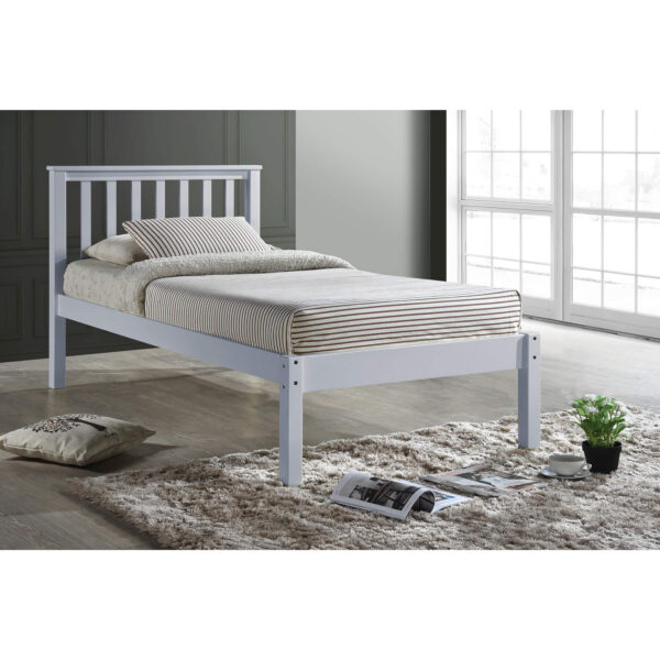 Shaker single bed in white finish